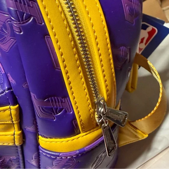 Loungefly Lakers backpack - Picture 6 of 7